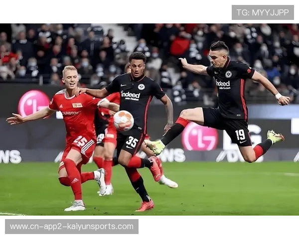 海登海姆脆弱防线迎战弗赖堡强劲火力,保级形势严峻 海登海姆脆弱防线迎战弗赖堡强劲火力,保级形势严峻